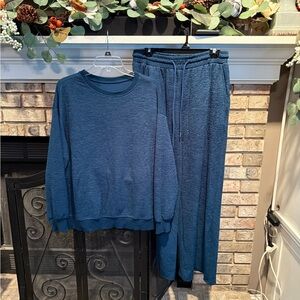 2pc long sleeve texture knit top and wide leg pants, teal, size Large, EUC
